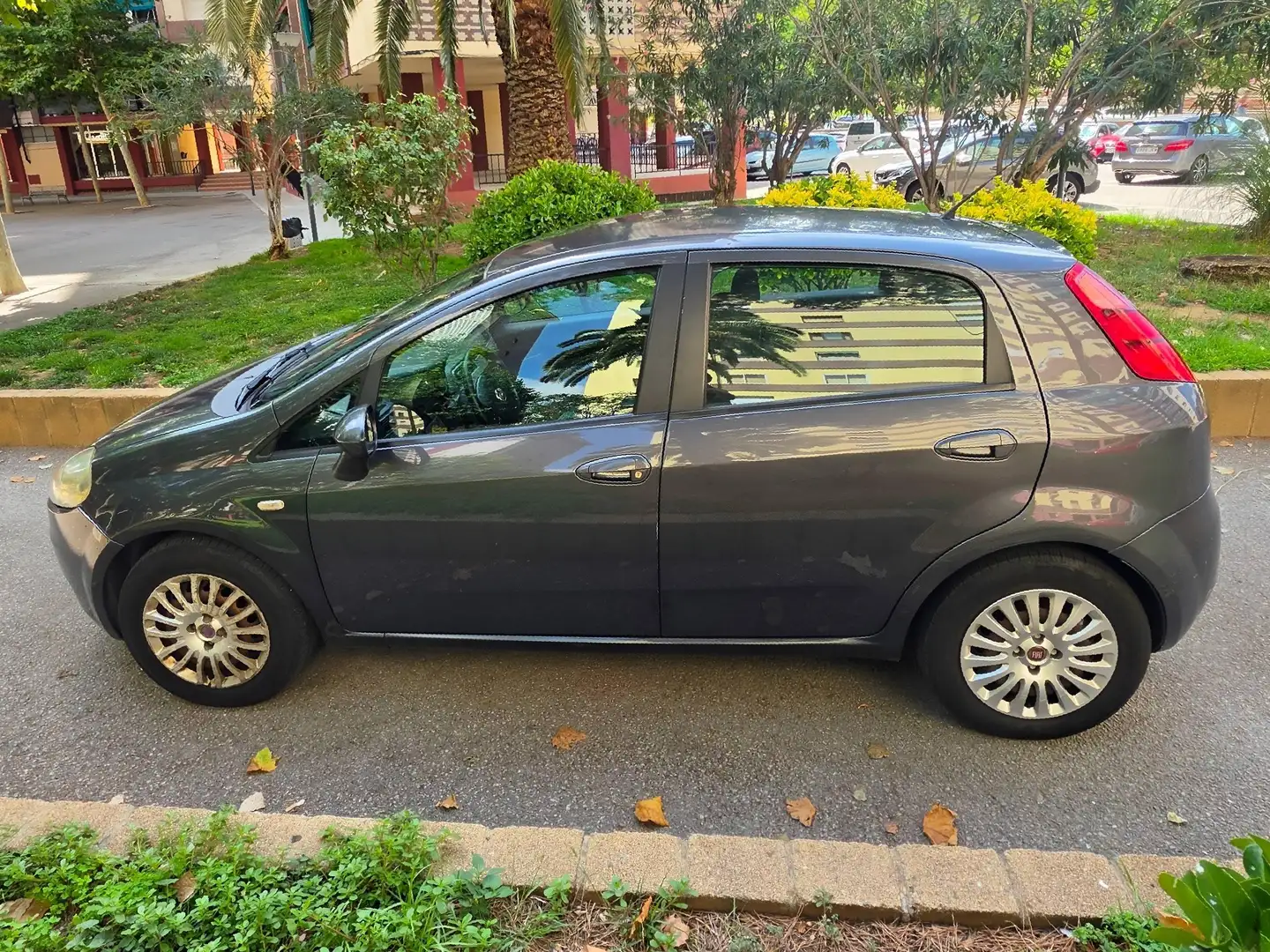 Fiat Grande Punto Grande Punto 1.3Mjt Dynamic 90 Dynamic Gris - 2