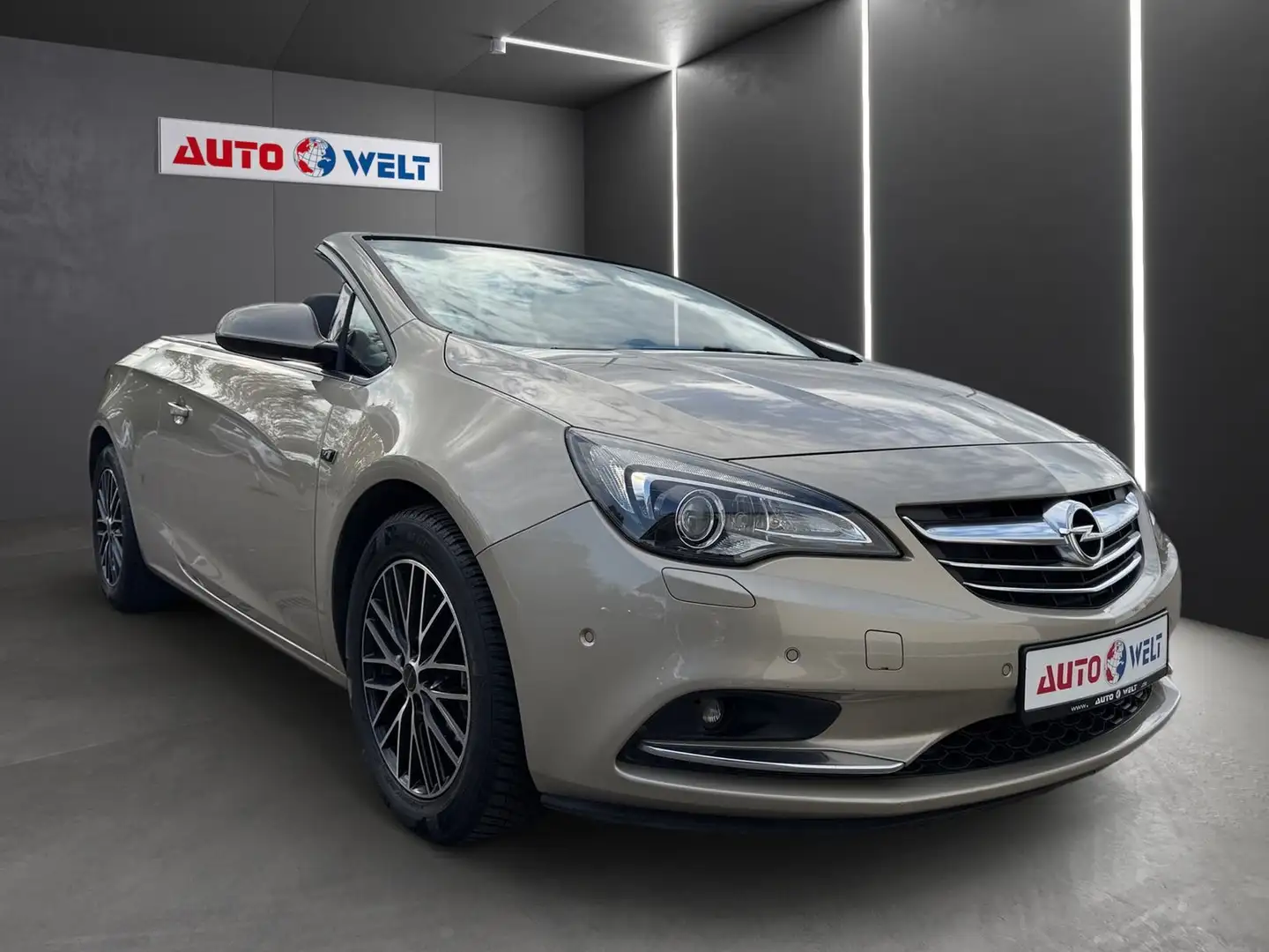 Opel Cascada 1.6 T Innovation Automatik Bi-Xenon Navi Beige - 2