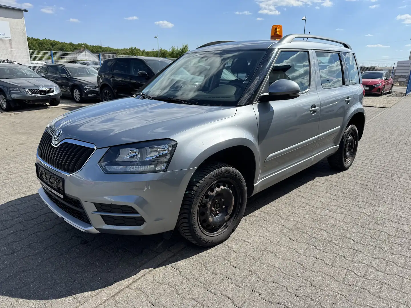 Skoda Yeti Cool Edition 4x4, 2.0 Diesel, EURO 6 Gris - 1