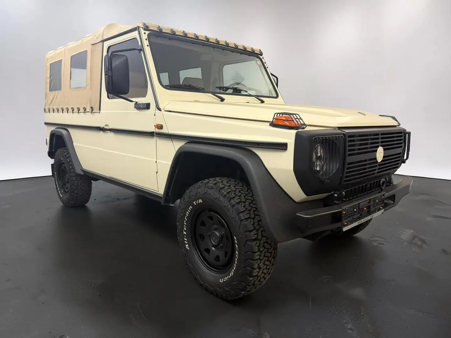 Mercedes-Benz G 230 Puch 230 GE 4x4 Cabrio Schweizer Armee Beige - 1