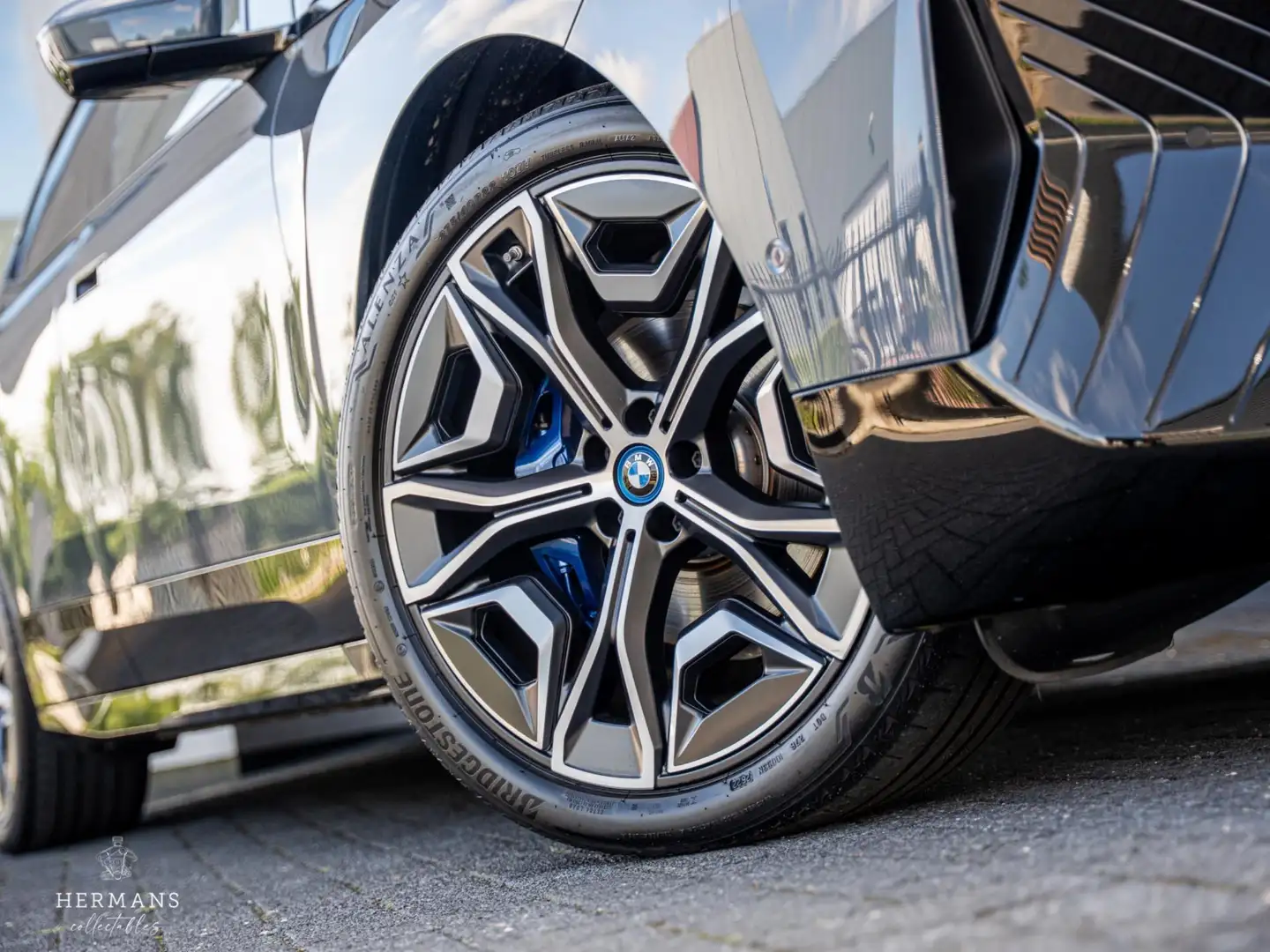 BMW iX XDrive40 Executive 77 kWh / Org. NL / 1st Owner / Grijs - 2
