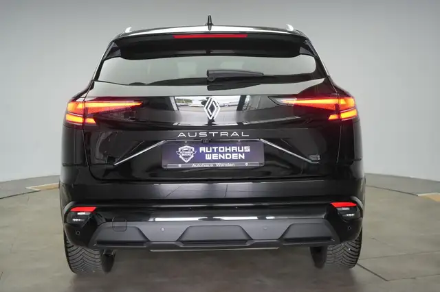 Renault Austral view 5