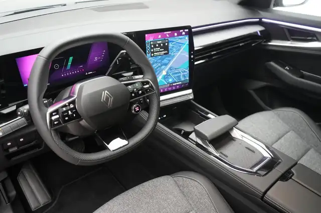 Renault Austral view 11