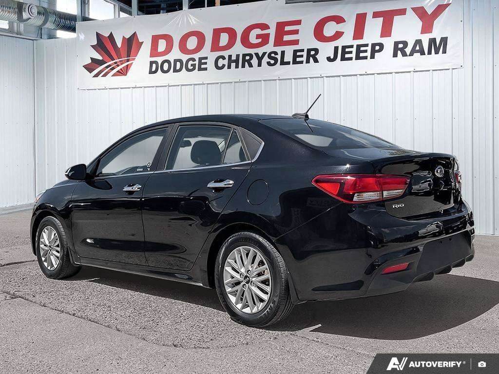 2019 Kia Rio Heated Bucket Seats | Sunroof | Heated Steering Wh — снимка 1