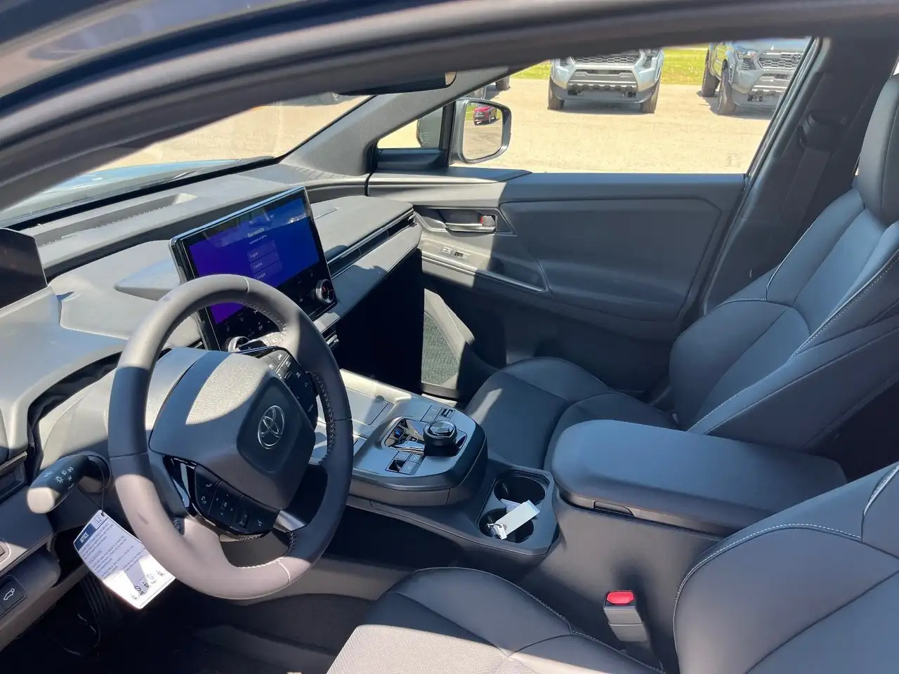 Toyota bZ снимка Toyota bZ