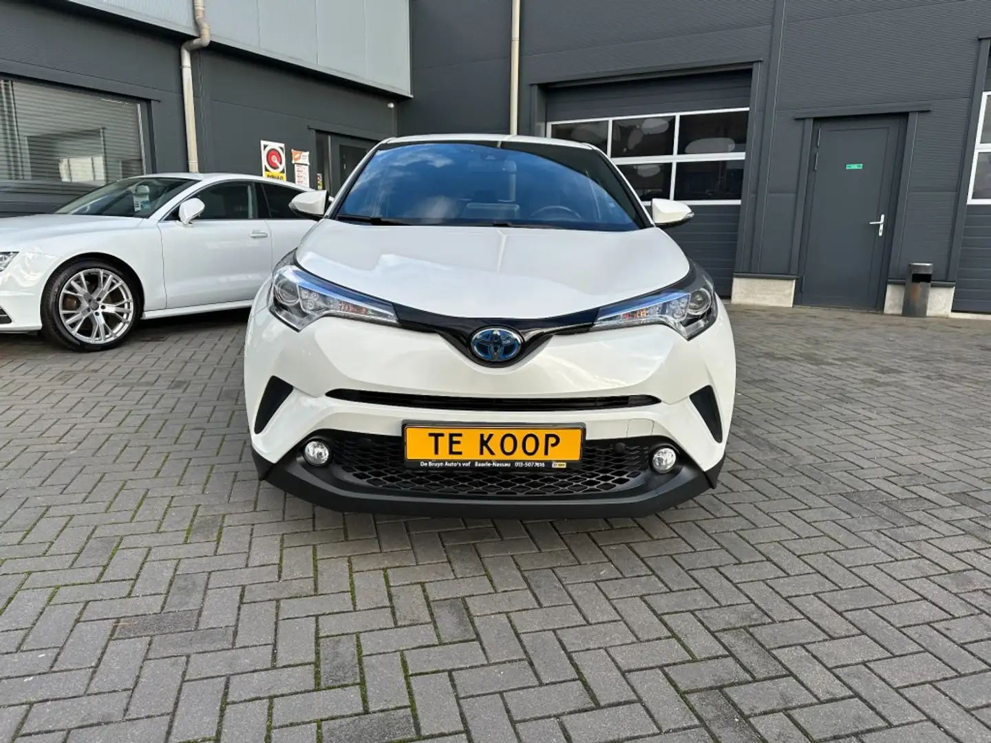 Toyota C-HR 1.8i Hybride Aut. Dynamic Navi. Camera stoelverw. Weiß - 2