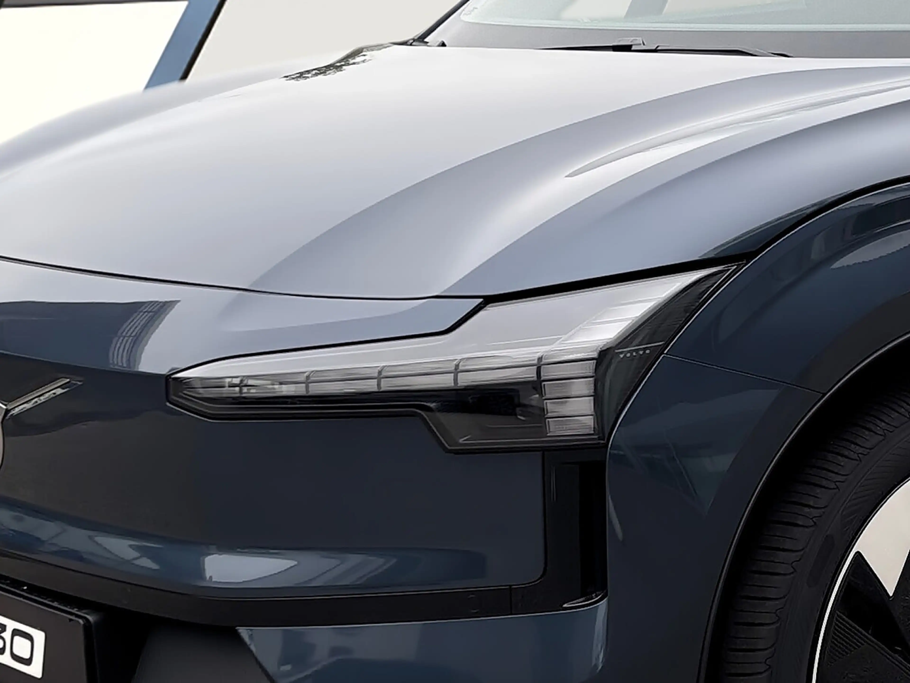 Volvo EX30 EX 30 P3 Long Range RWD Plus — photo 7