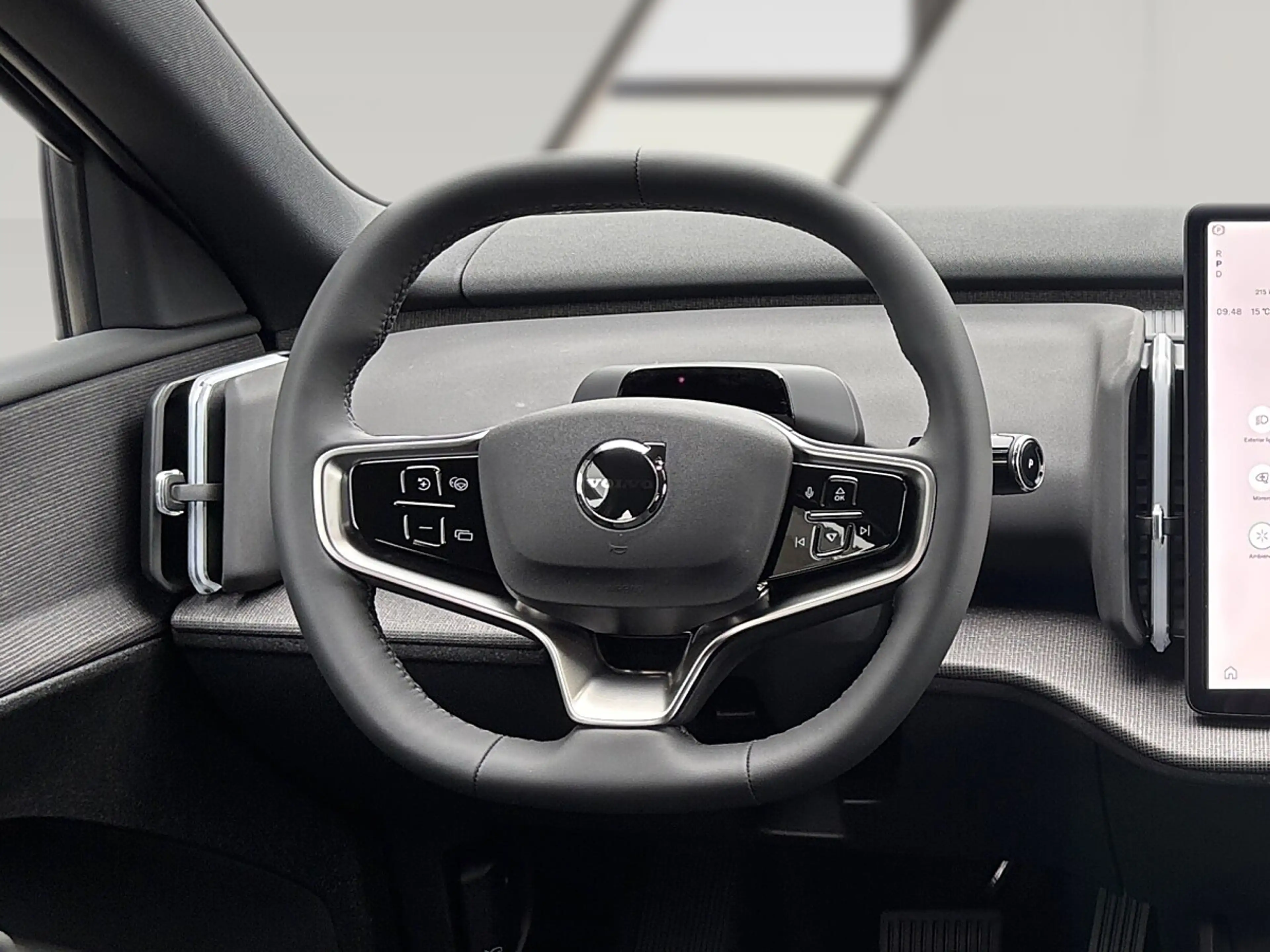 Volvo EX30 EX 30 P3 Long Range RWD Plus — photo 12