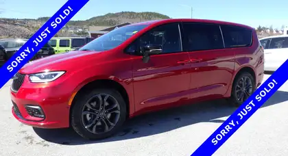 2026 Chrysler Pacifica Select AWD