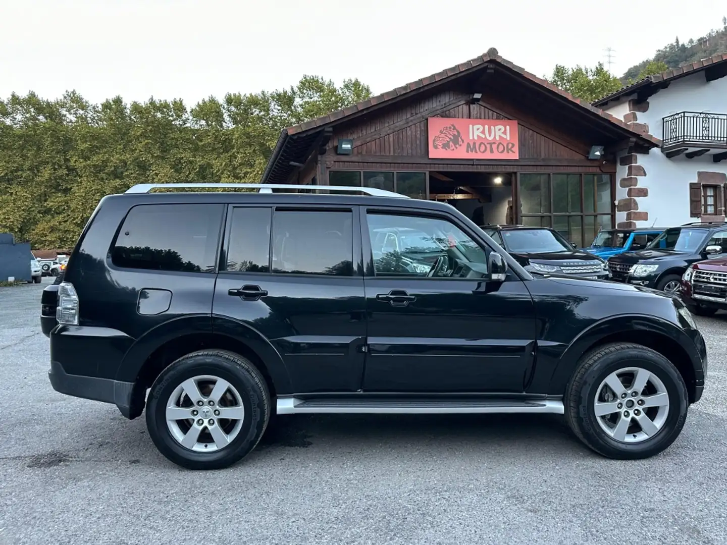 Mitsubishi Montero 3.2DI-D Intense Aut. Negru - 1