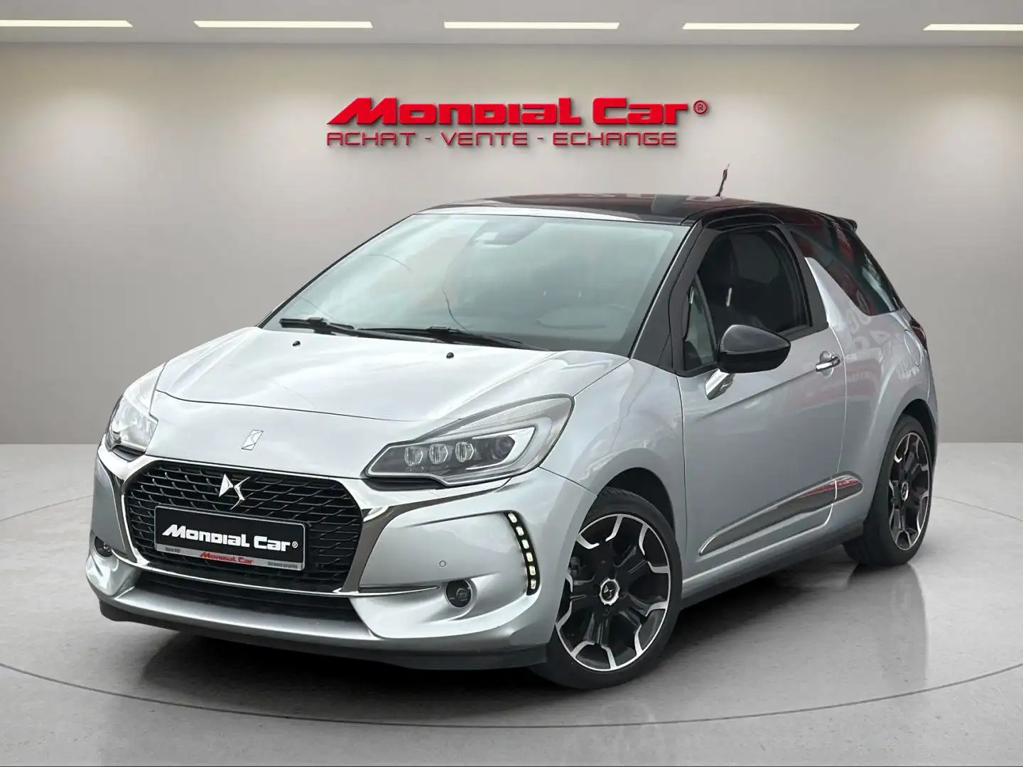DS Automobiles DS 3 DS 3 1.2 Sport Chic S * Carplay * Caméra * Argent - 1