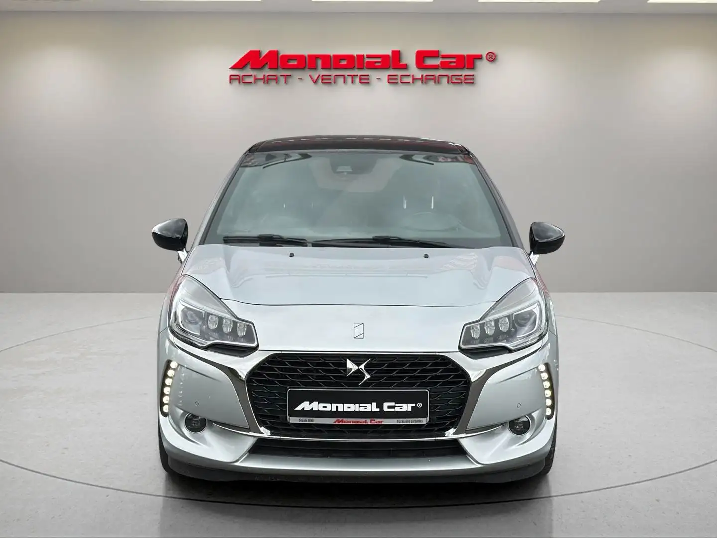 DS Automobiles DS 3 DS 3 1.2 Sport Chic S * Carplay * Caméra * Argent - 2