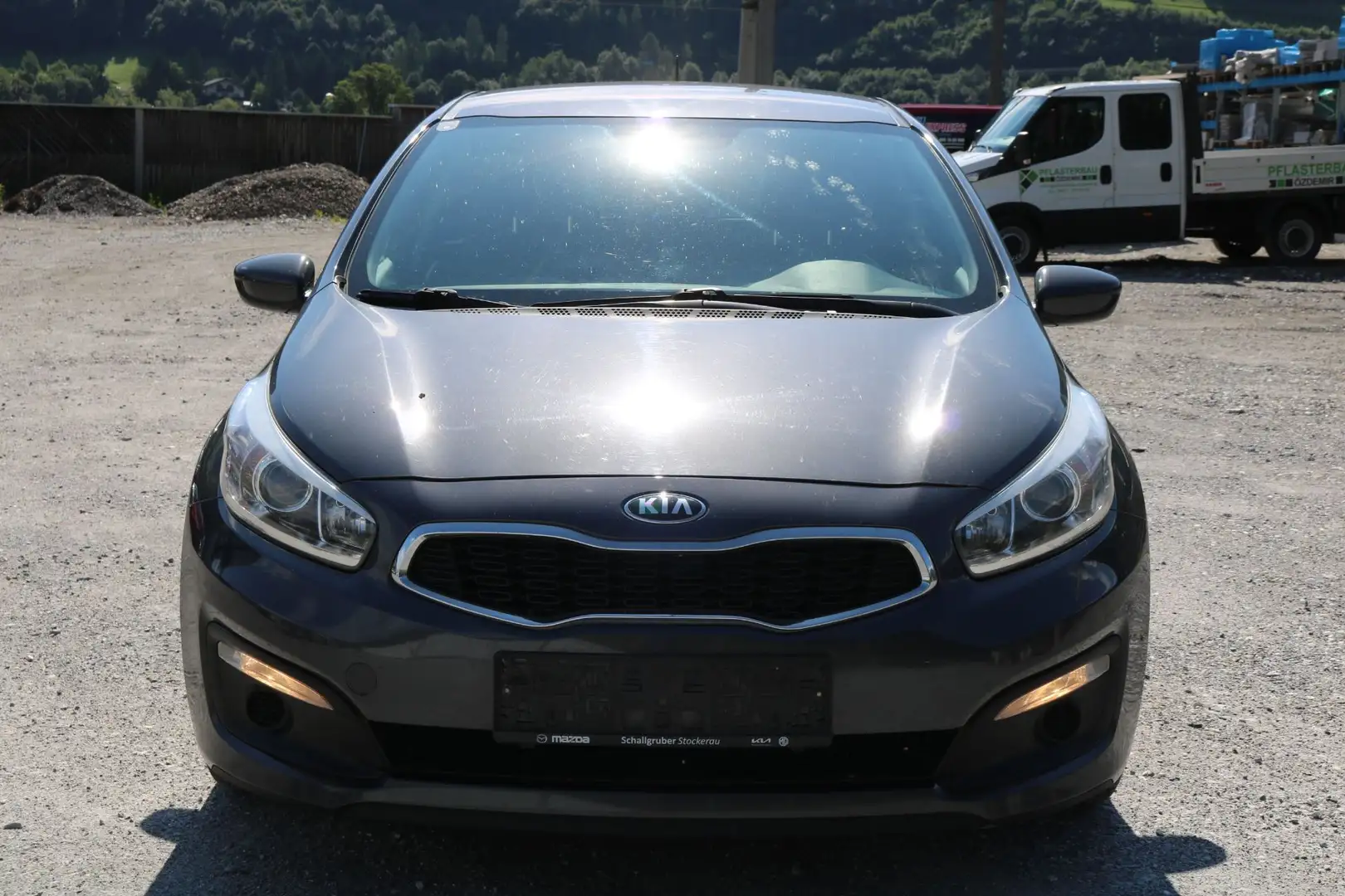 Kia Ceed / cee'd 1,4  MPI Titan Grau - 2