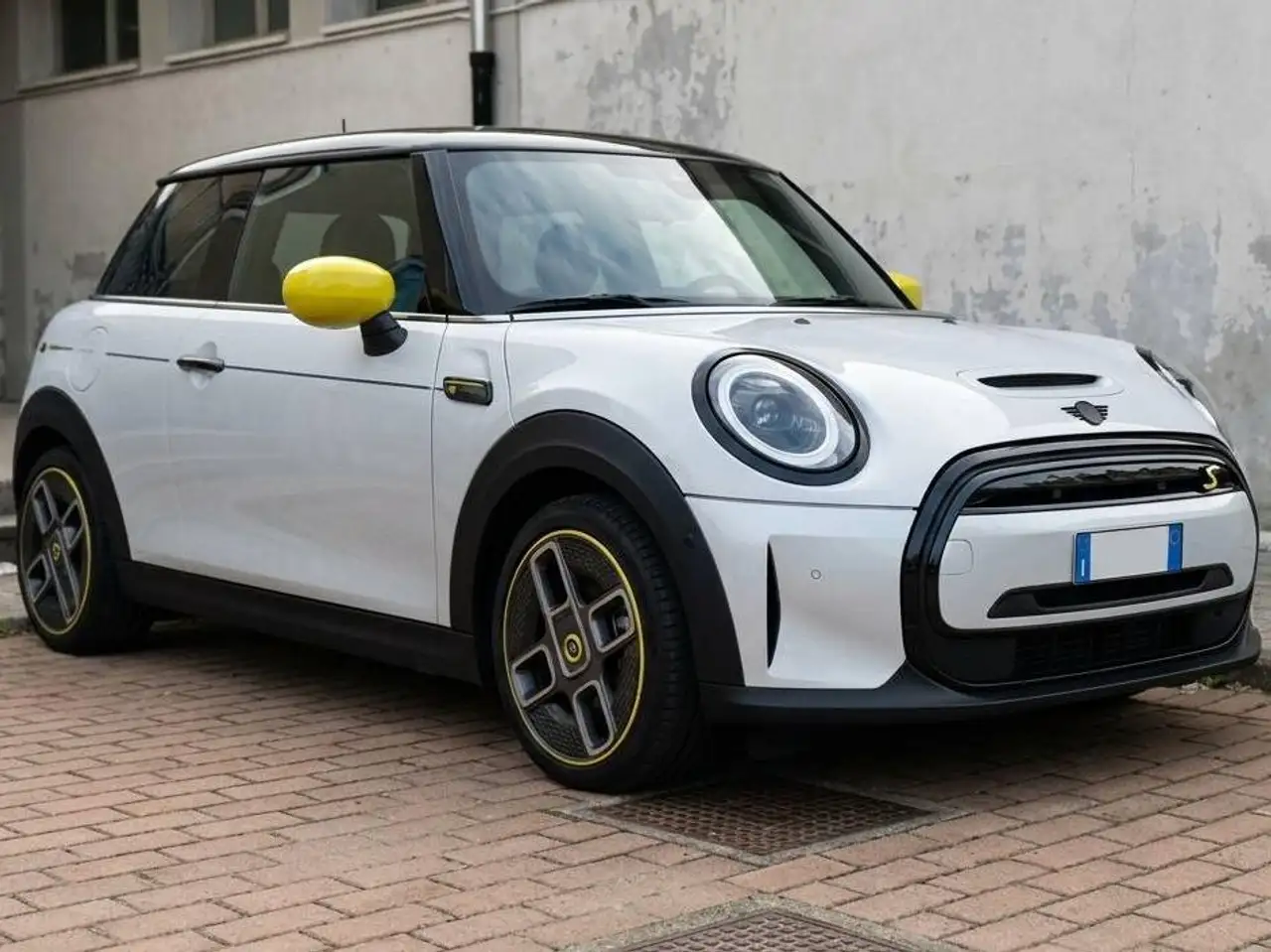 MINI Cooper SE Mini F56 2021 Full Electric 3p Electric auto — photo 1 of 2