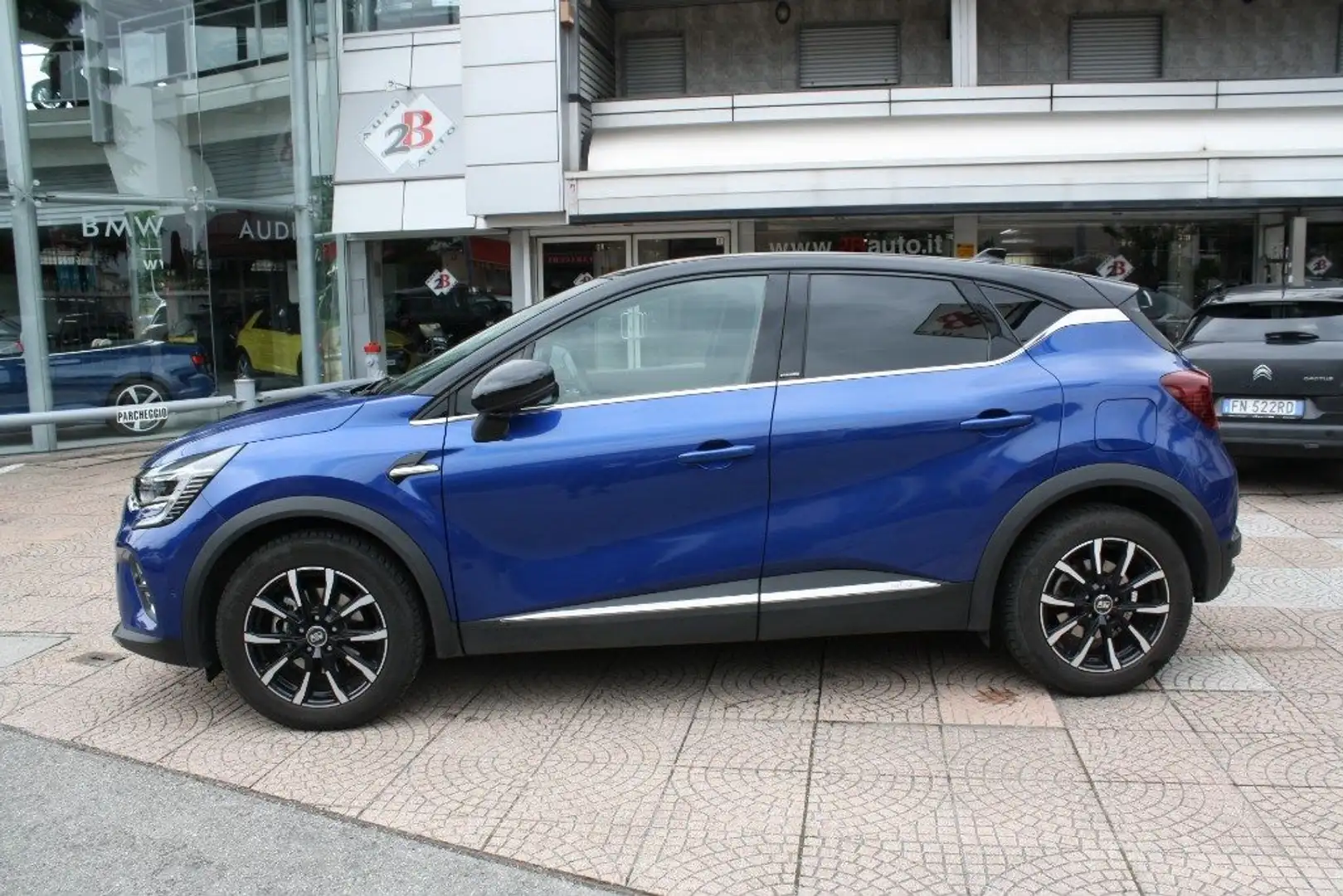 Renault Captur Plug-in Hybrid E-Tech 160 CV Initiale Paris Blauw - 2