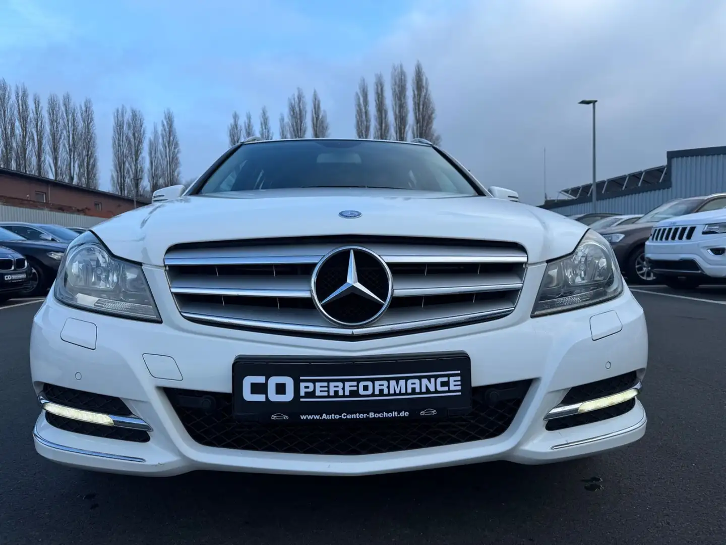 Mercedes-Benz C 250 D *AVANTGARDE*AHK*TEMP*PDC*SITZH*NAVI Weiß - 2