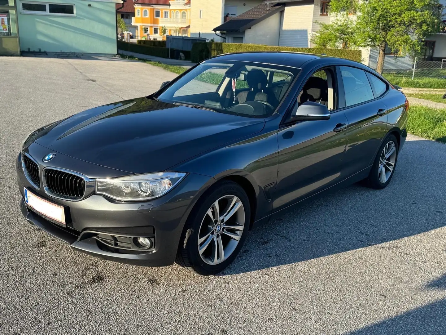 BMW 318 318d Gran Turismo - 1