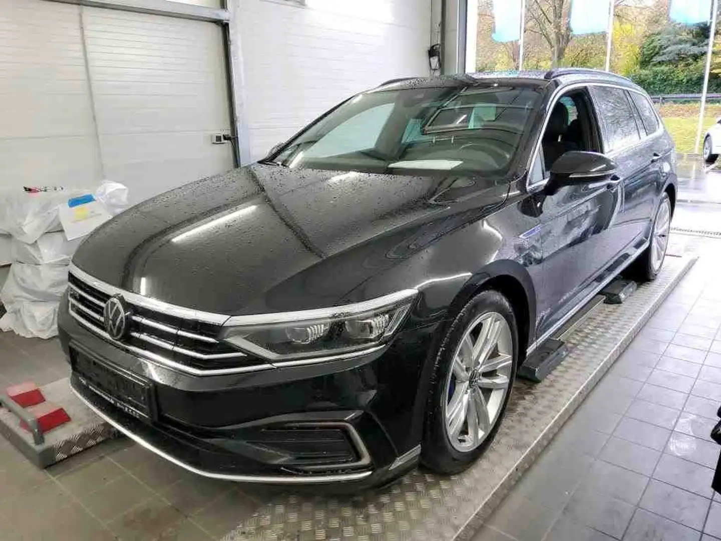Volkswagen Passat Variant 1.4 eTSI DSG GTE +AHK +IQ.LIGHT +ACC +RKAM +NAVI Schwarz - 2