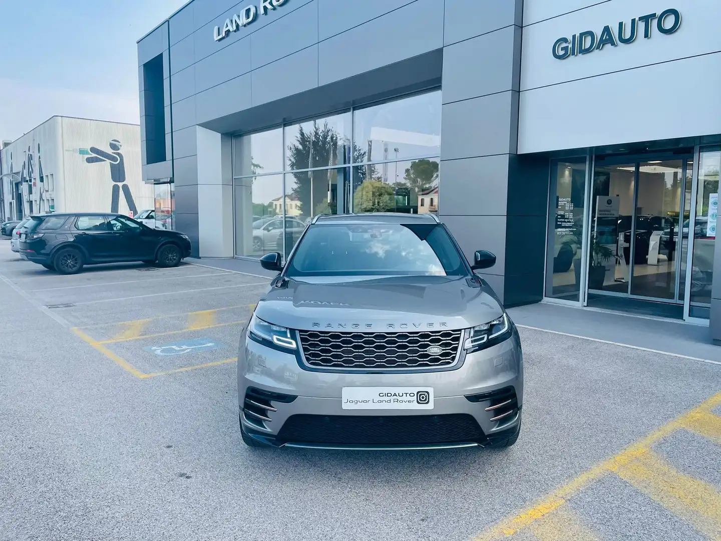 Land Rover Range Rover Velar D240 R-Dynamic S Uniproprietario !!! Grau - 2