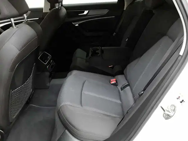 Audi A6 view 13