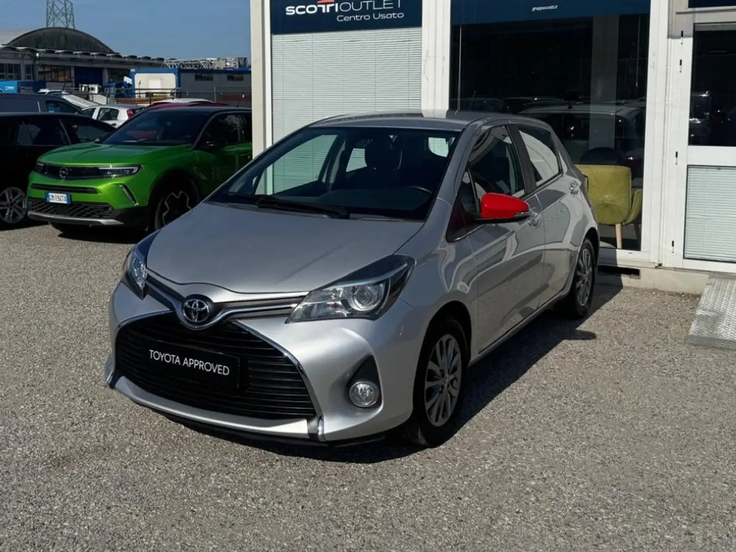 Toyota Yaris 5 Porte 1.3  Active Argento - 1