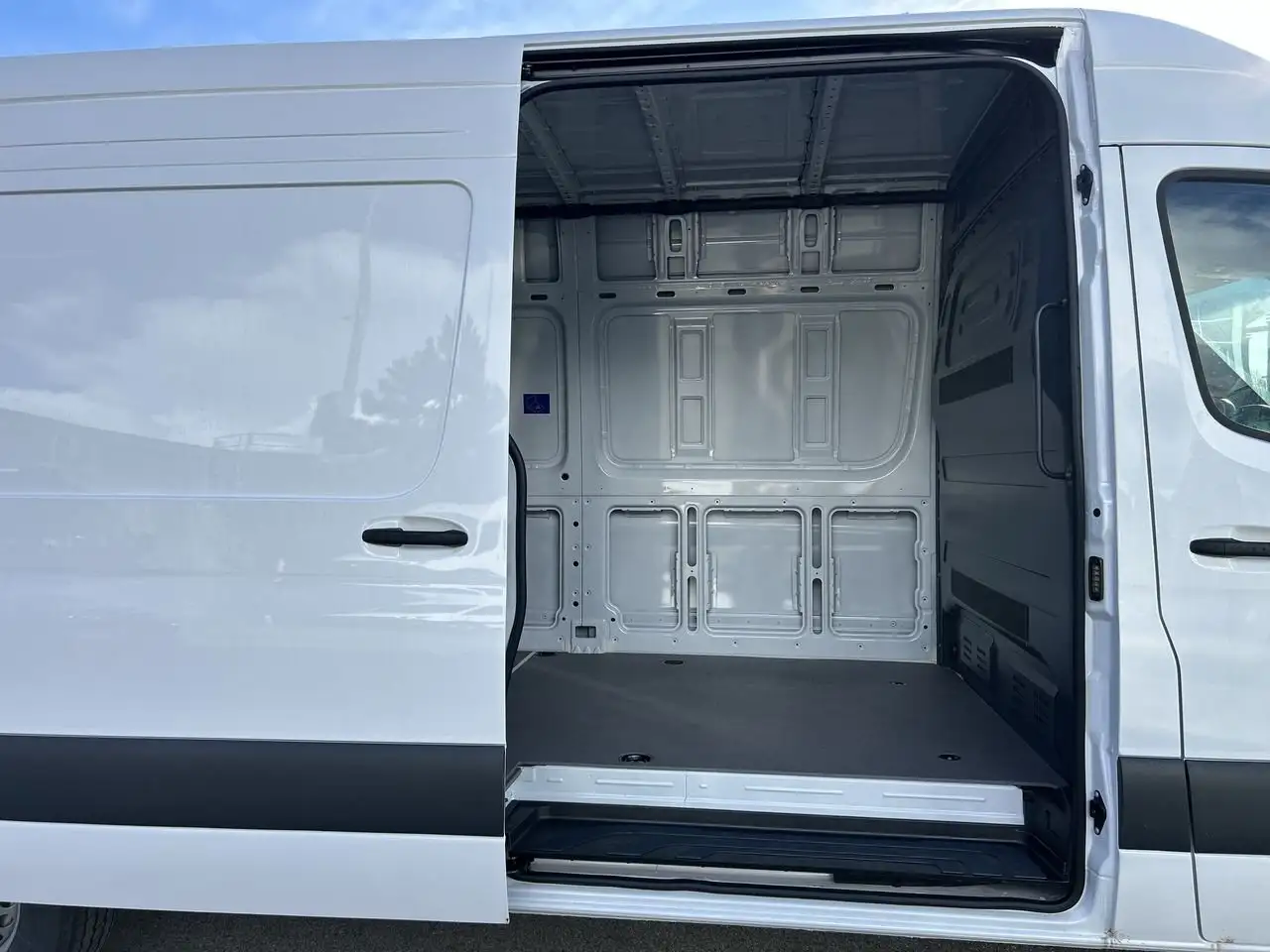Mercedes-Benz eSprinter снимка Mercedes-Benz eSprinter
