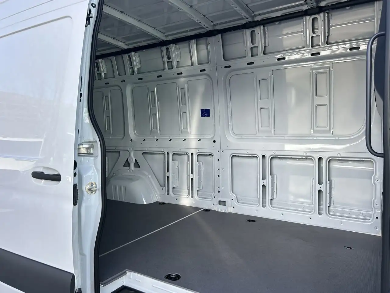 Mercedes-Benz eSprinter снимка Mercedes-Benz eSprinter