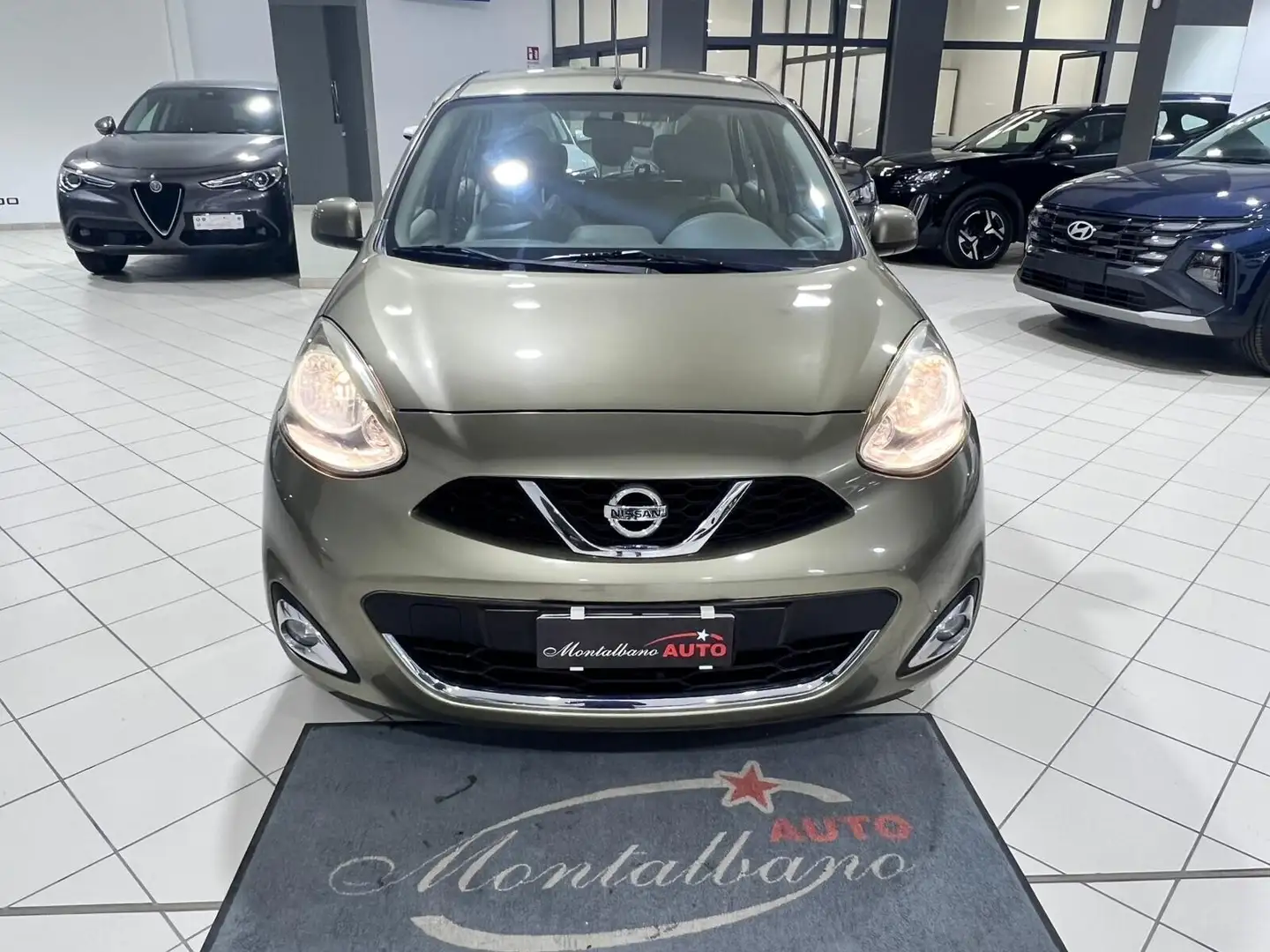 Nissan Micra 1.2 12V 5 porte Tekna Gold - 2