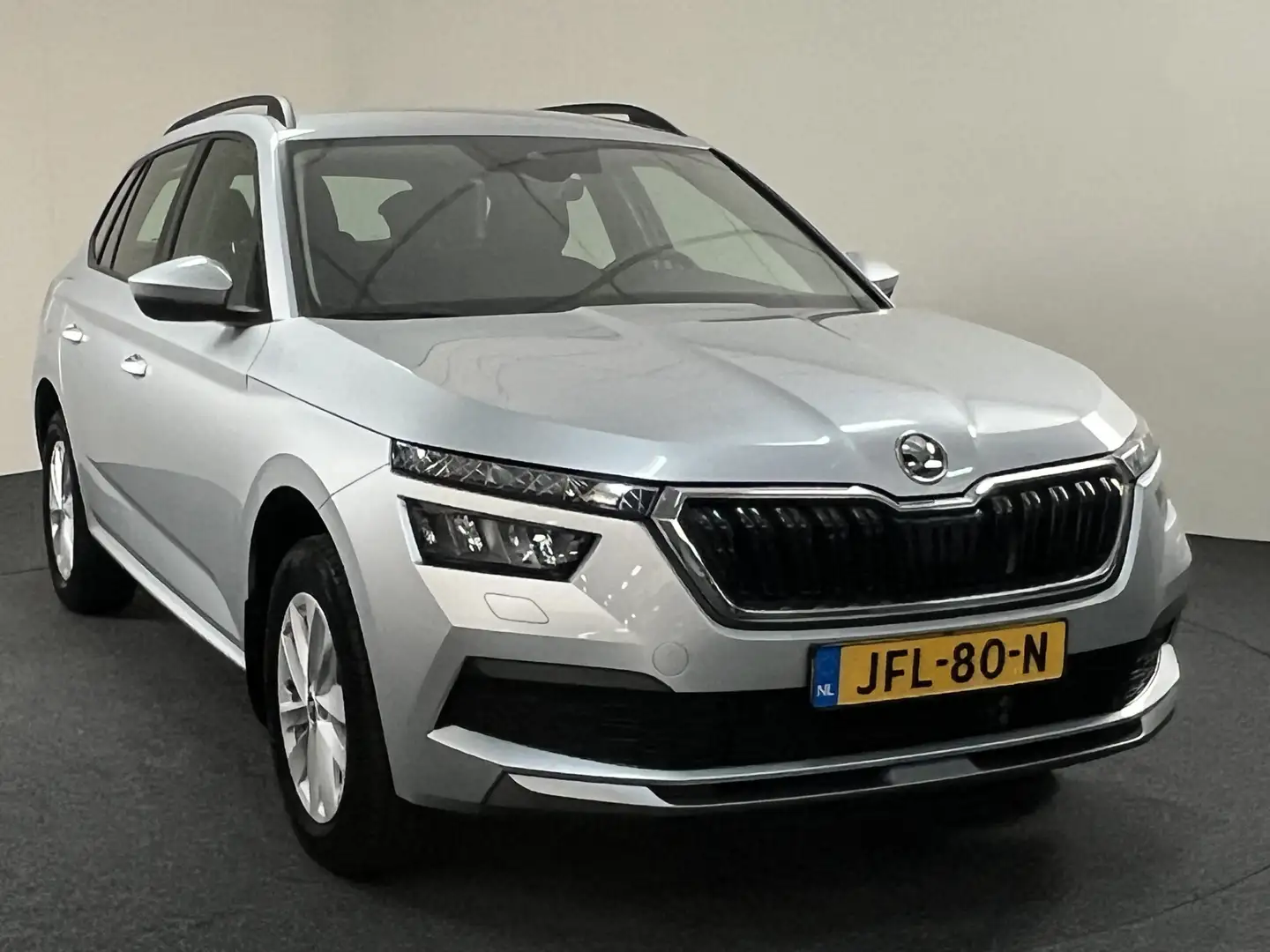 Skoda Kamiq 1.0 TSI Ambition 110 PK DSG7 inklapb. trekhaak / A Gris - 2