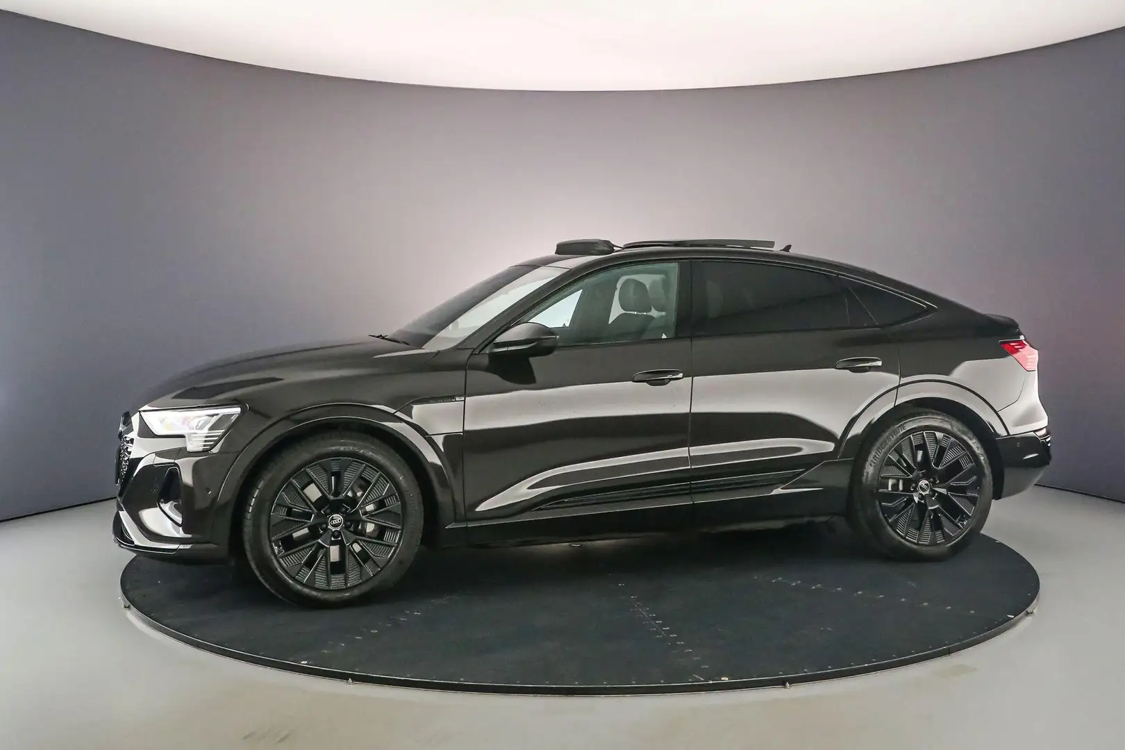 Audi Q8 e-tron 55 quattro Advanced Edition 115 kWh | Luchtvering Hnědá - 2