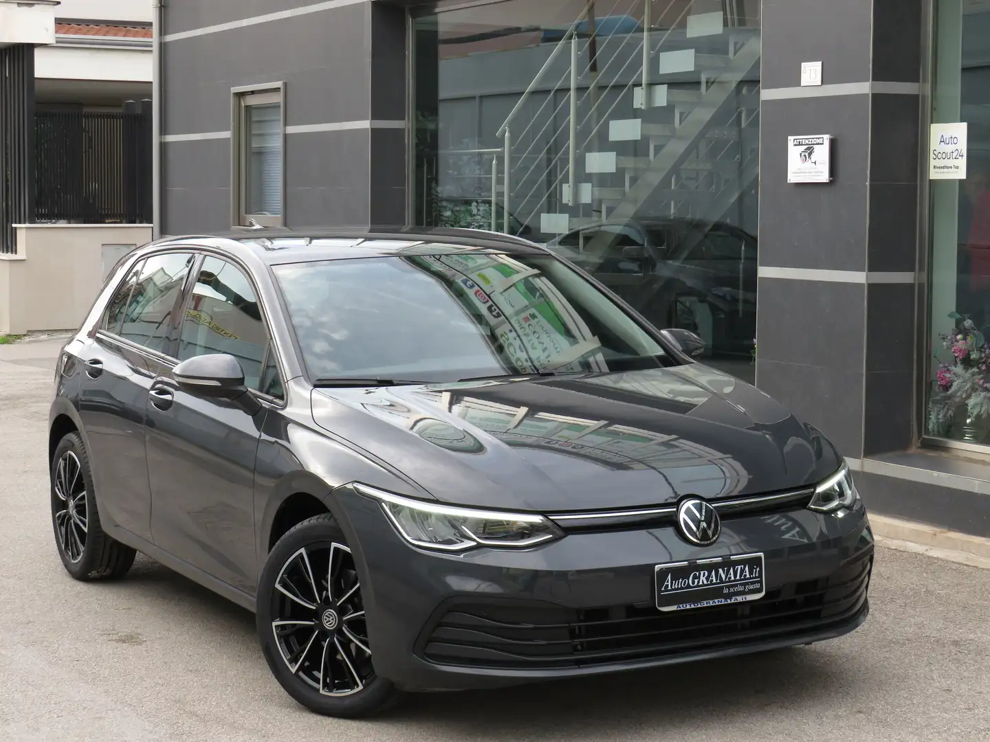 Volkswagen Golf 1.0 Tsi Life 110cv Led+Pack Luci Grigio - 2
