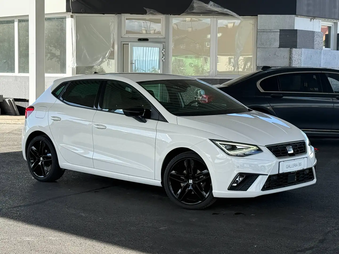 SEAT Ibiza FR *VOLL LED*CARPLAY*ALCANTARA SITZE*8-FACH BEREIFT* Weiß - 2