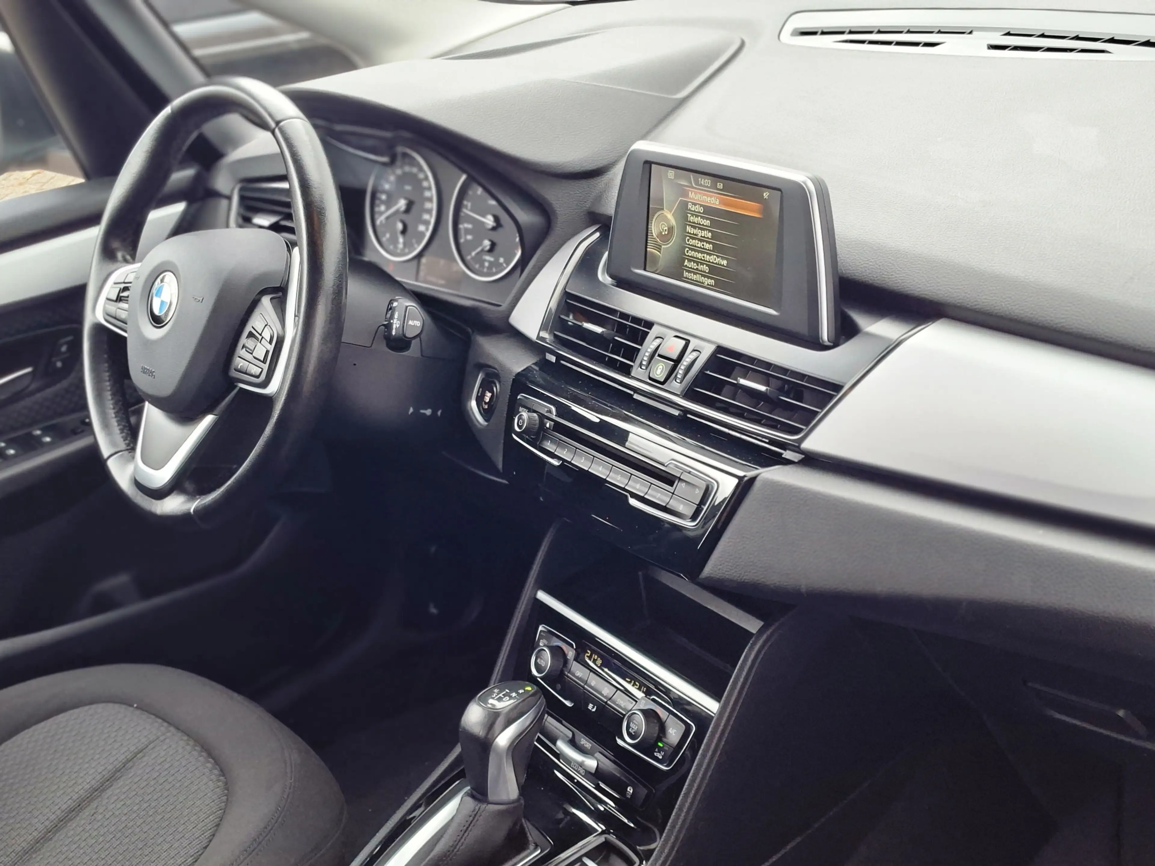 BMW 220 2-serie Active Tourer 220i 192pk Aut8 Executive Cl — photo 3