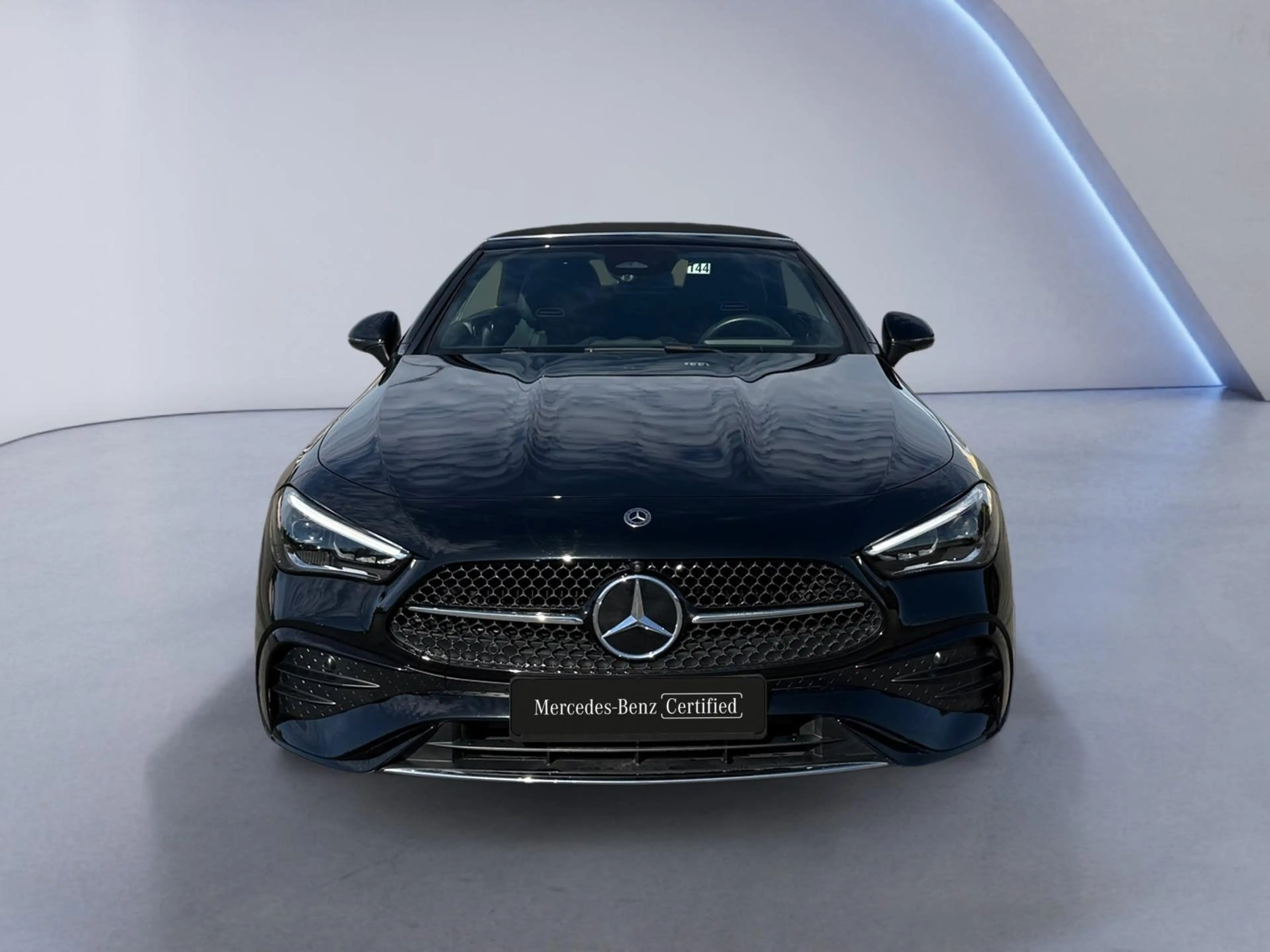 Mercedes-Benz CLE 180 AMG Line Cabriolet — photo 9