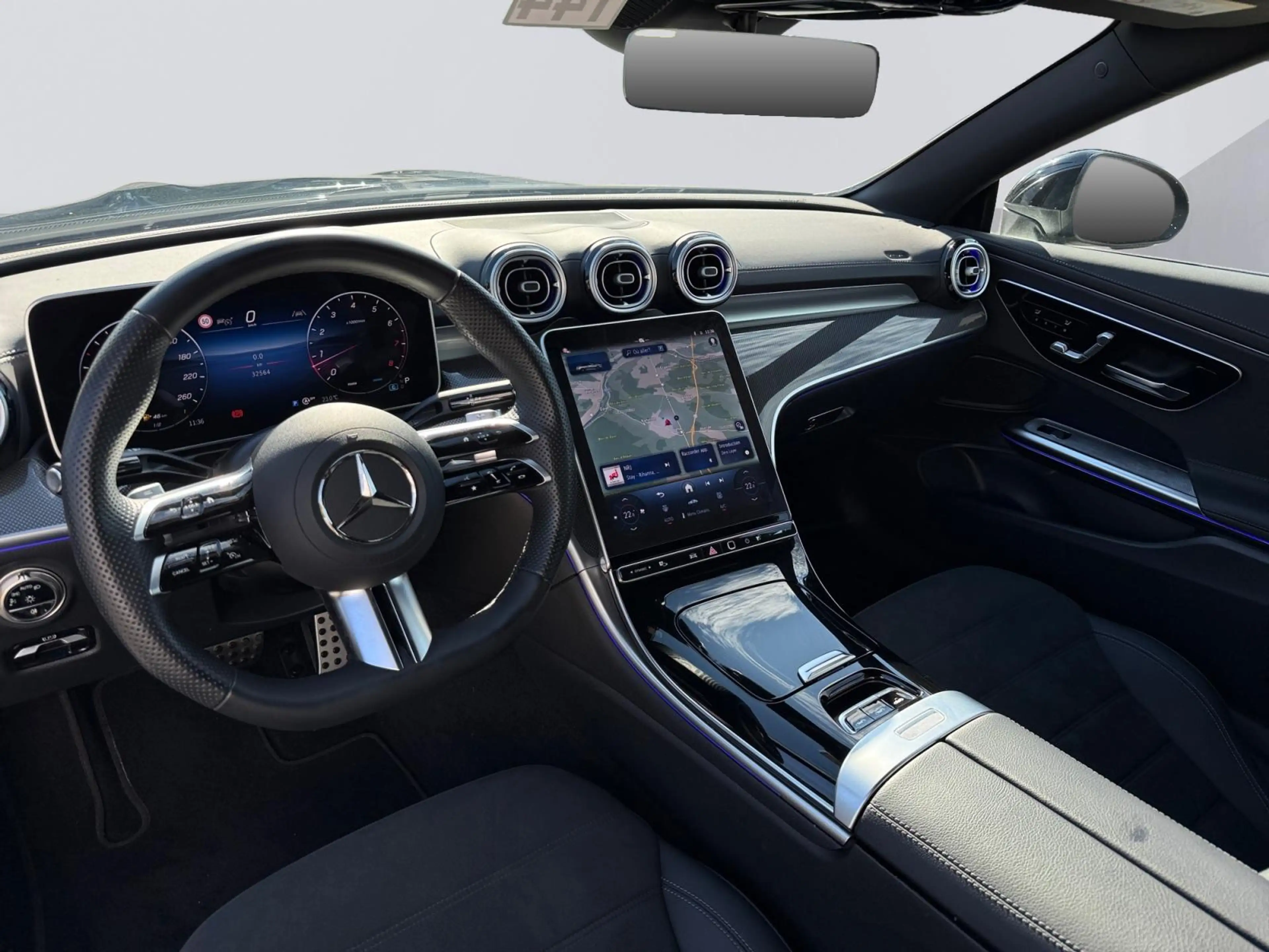 Mercedes-Benz CLE 180 AMG Line Cabriolet — photo 13