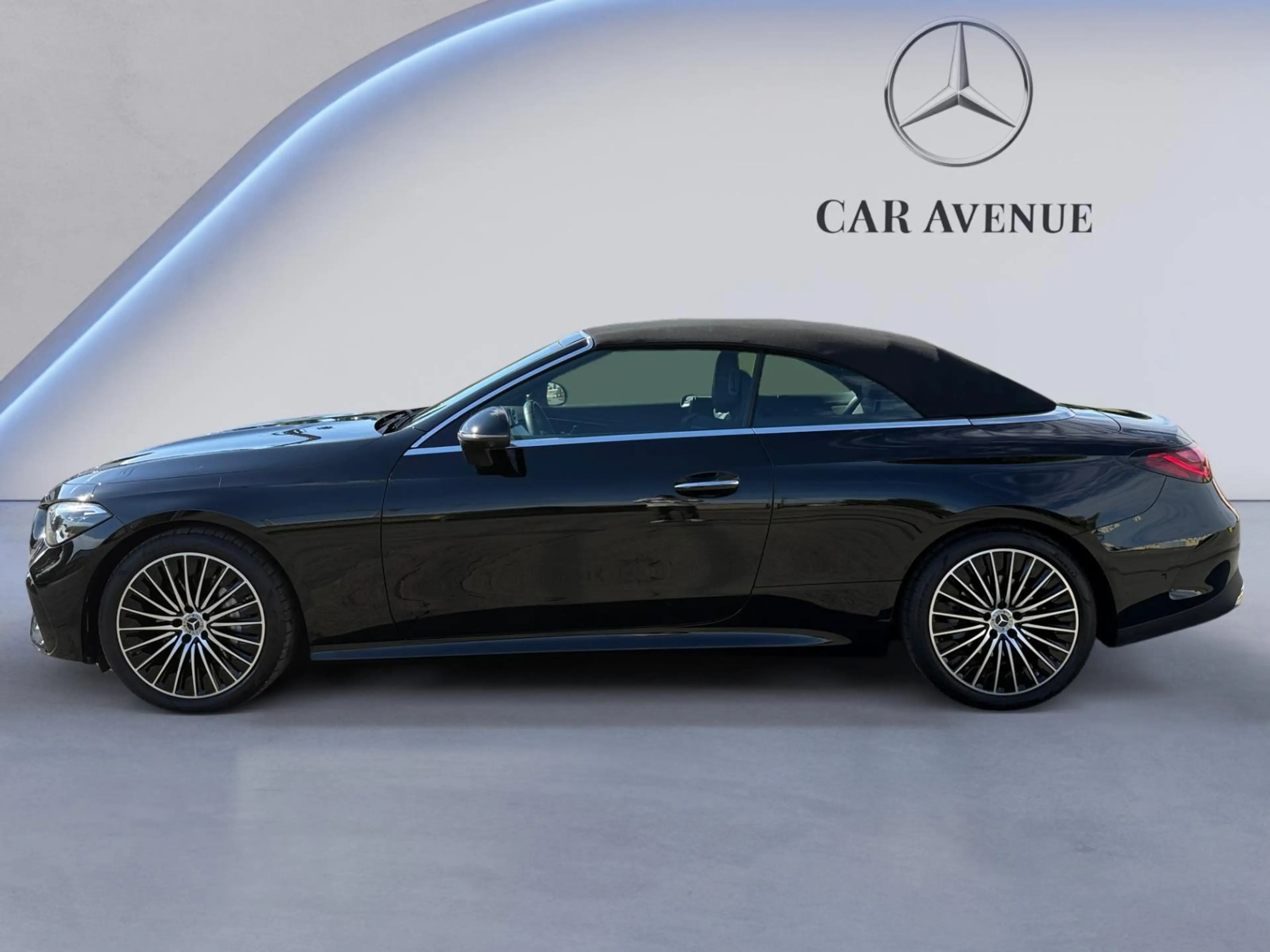 Mercedes-Benz CLE 180 AMG Line Cabriolet — photo 2