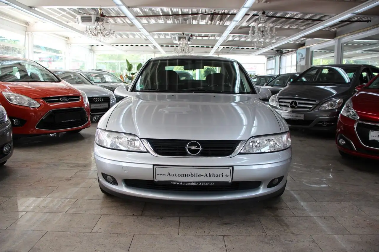 Opel Vectra 1.6, foto 3