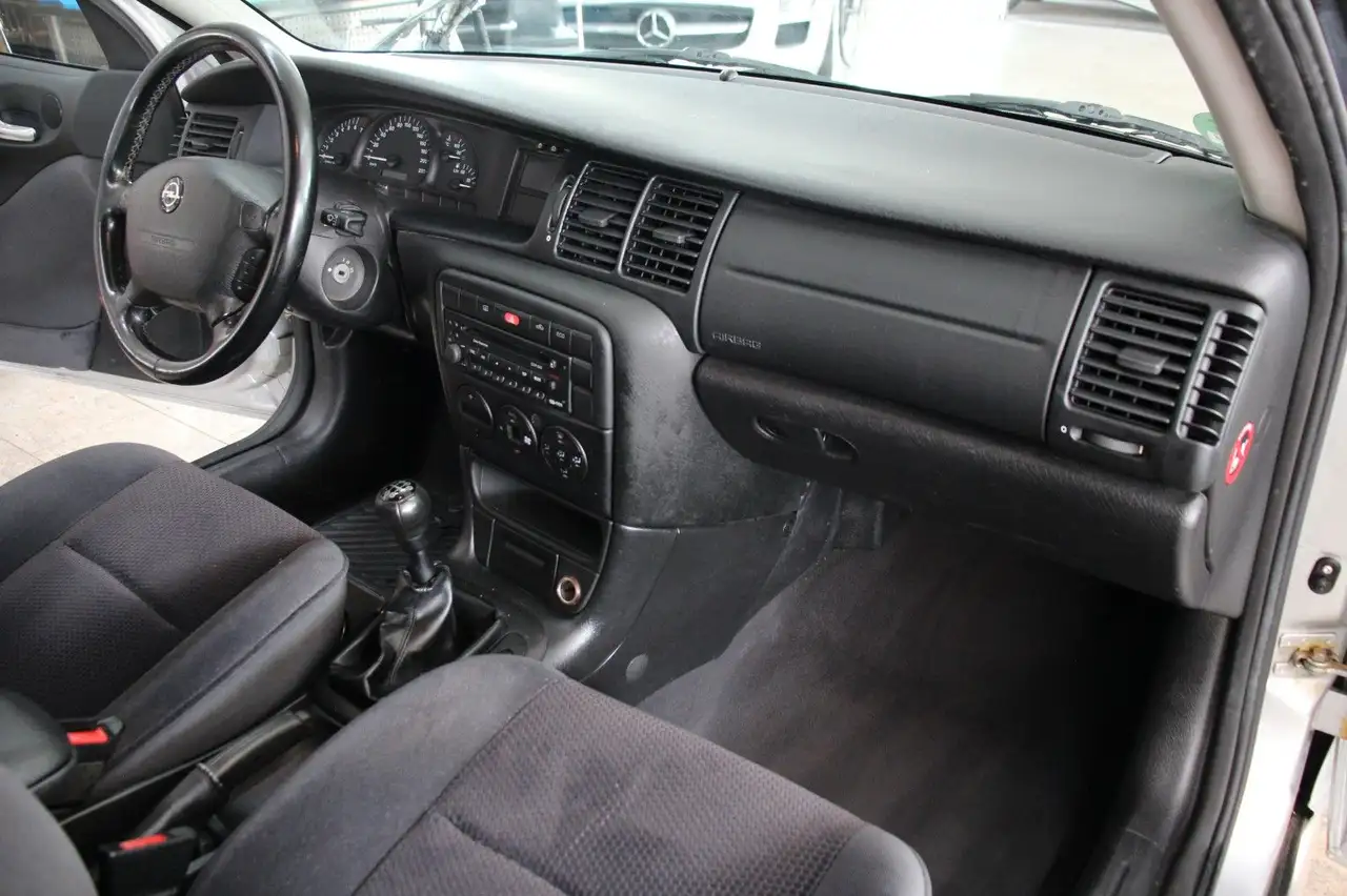 Opel Vectra 1.6, foto 12