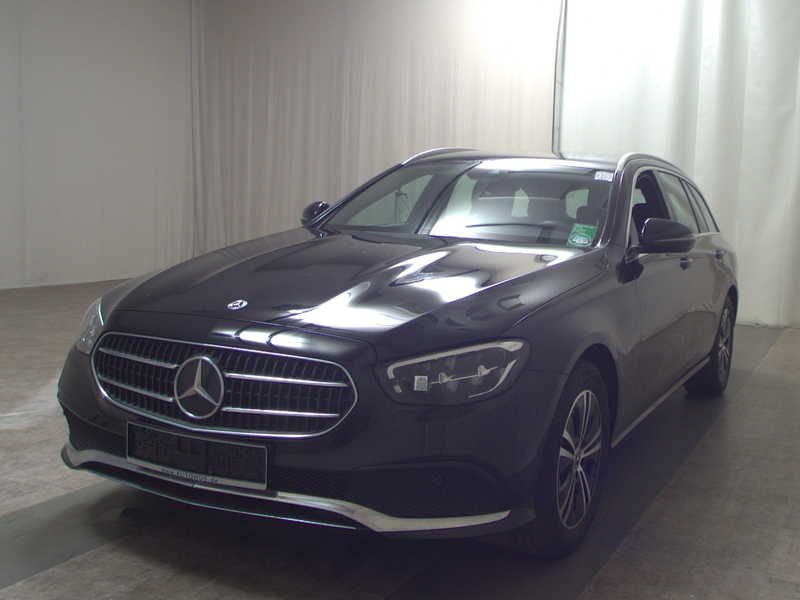 Mercedes-Benz E 220 T d Avantgarde T-Leder Navi LED Widescreen — photo 2