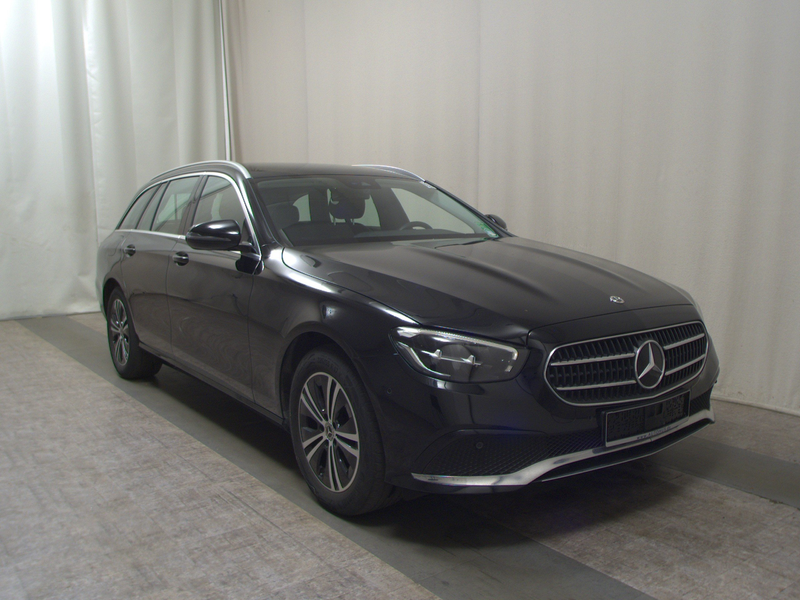 Mercedes-Benz E 220 T d Avantgarde T-Leder Navi LED Widescreen — photo 3