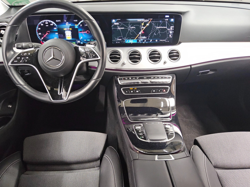 Mercedes-Benz E 220 T d Avantgarde T-Leder Navi LED Widescreen — photo 5