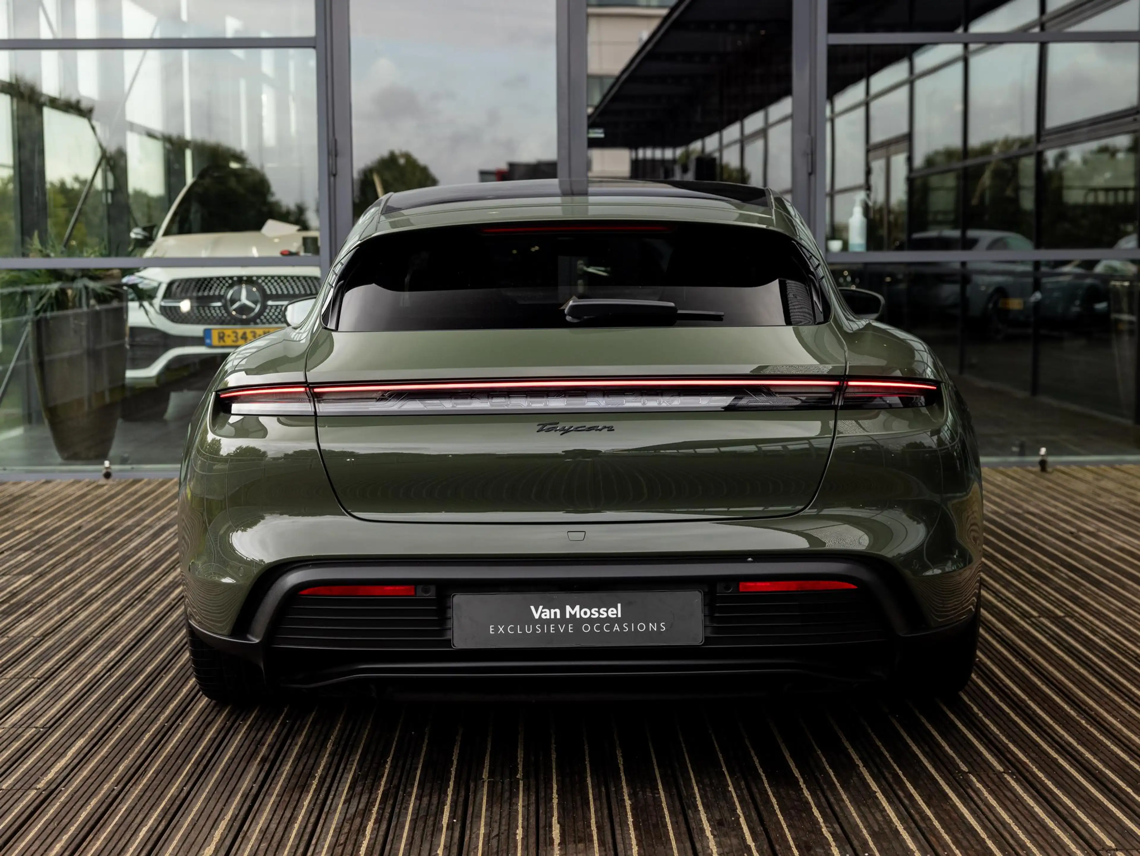 Porsche Taycan Sport Turismo 79 kWh | PANORAMA | PTS COLOR BLACK — photo 5
