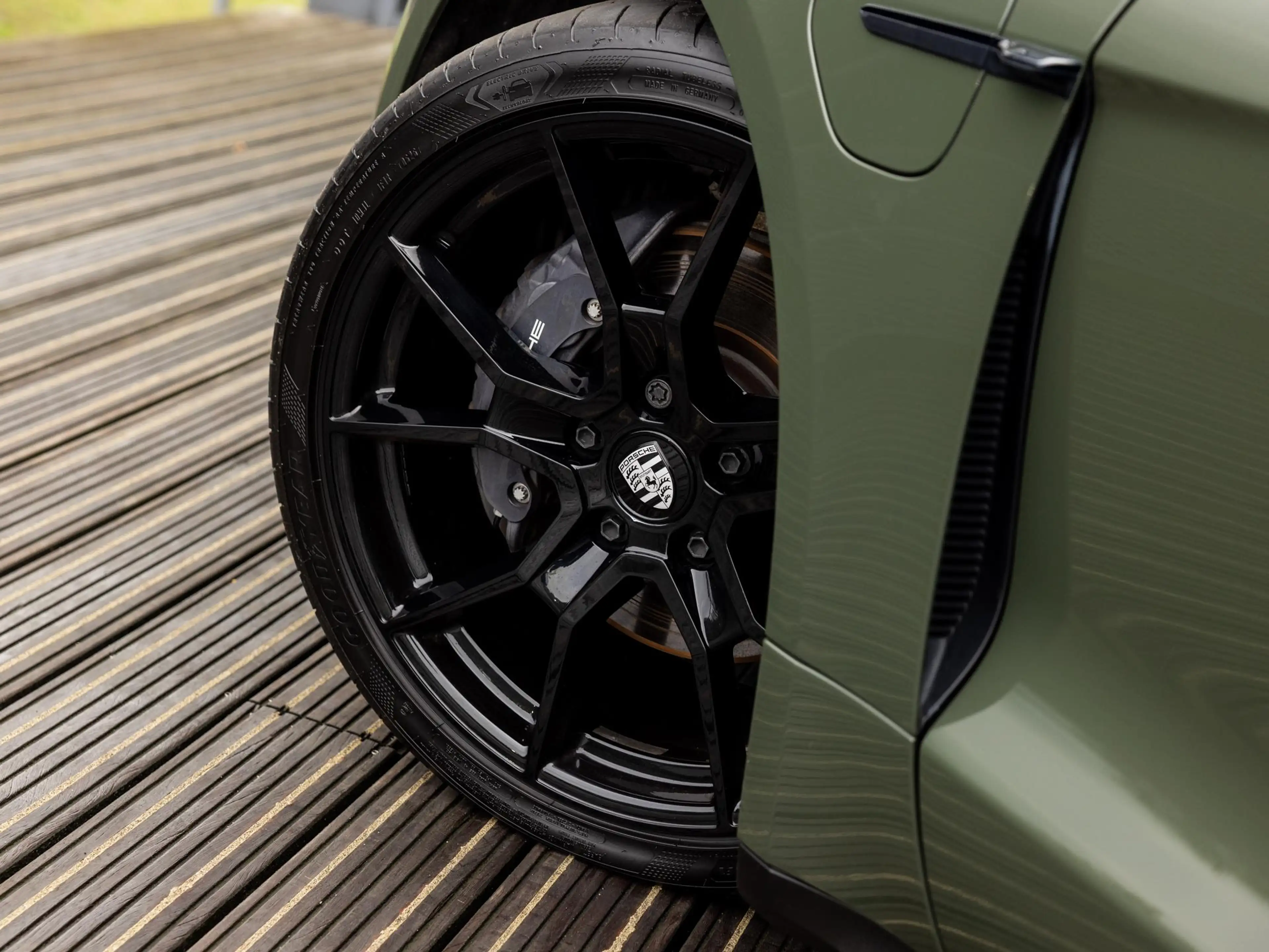 Porsche Taycan Sport Turismo 79 kWh | PANORAMA | PTS COLOR BLACK — photo 10