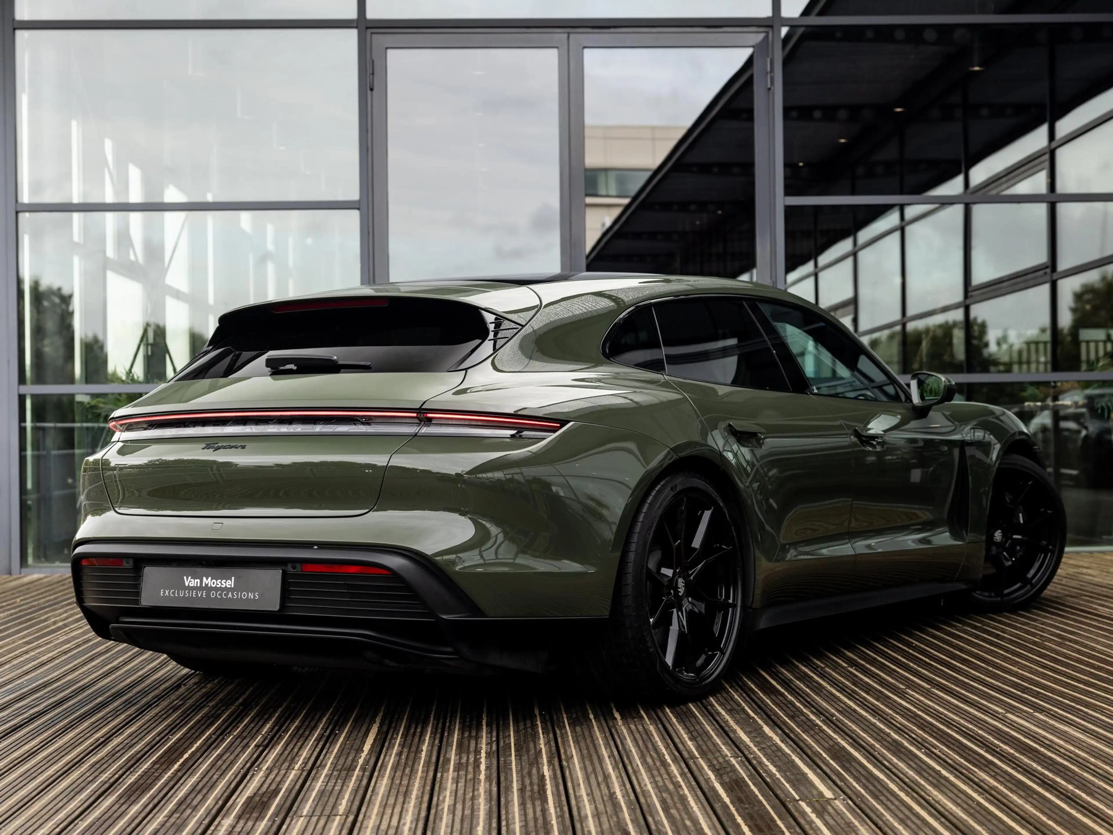 Porsche Taycan Sport Turismo 79 kWh | PANORAMA | PTS COLOR BLACK — photo 6