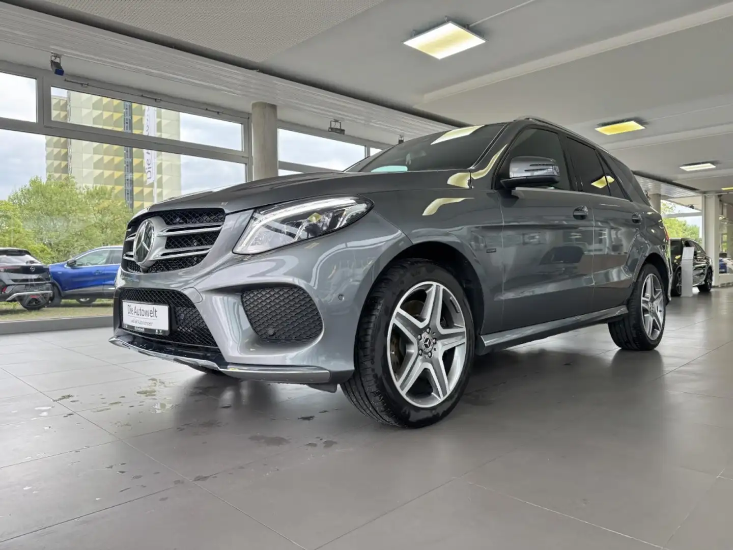 Mercedes-Benz GLE 500 e 4Matic AUT. AMG NAVI LED LEDER PANO Klima Navi Grau - 2
