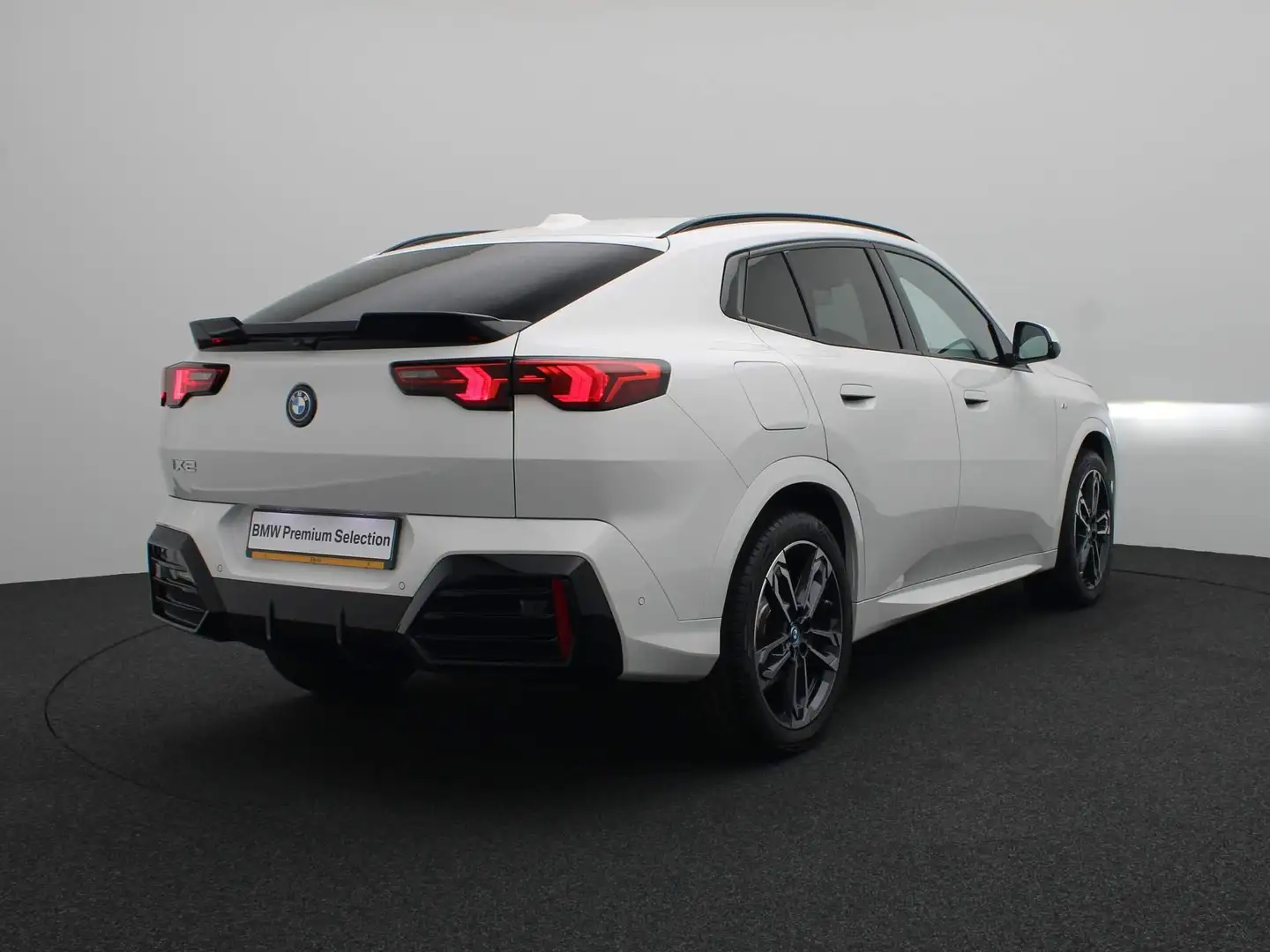BMW iX2 eDrive20 M Sportpakket Pro | Premium Pack | M Adap Білий - 2