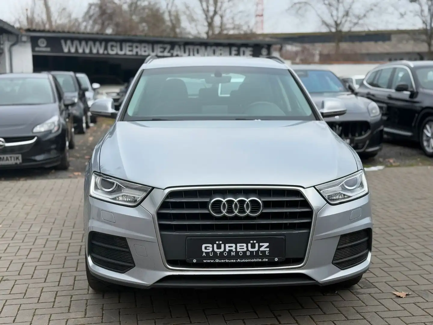 Audi Q3 1,4 TFSI Navi*Bi-Xenon*PDC*AHK*85TKM Silber - 2