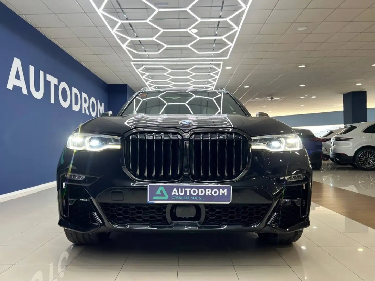 BMW X7 M50dA Noir - 2