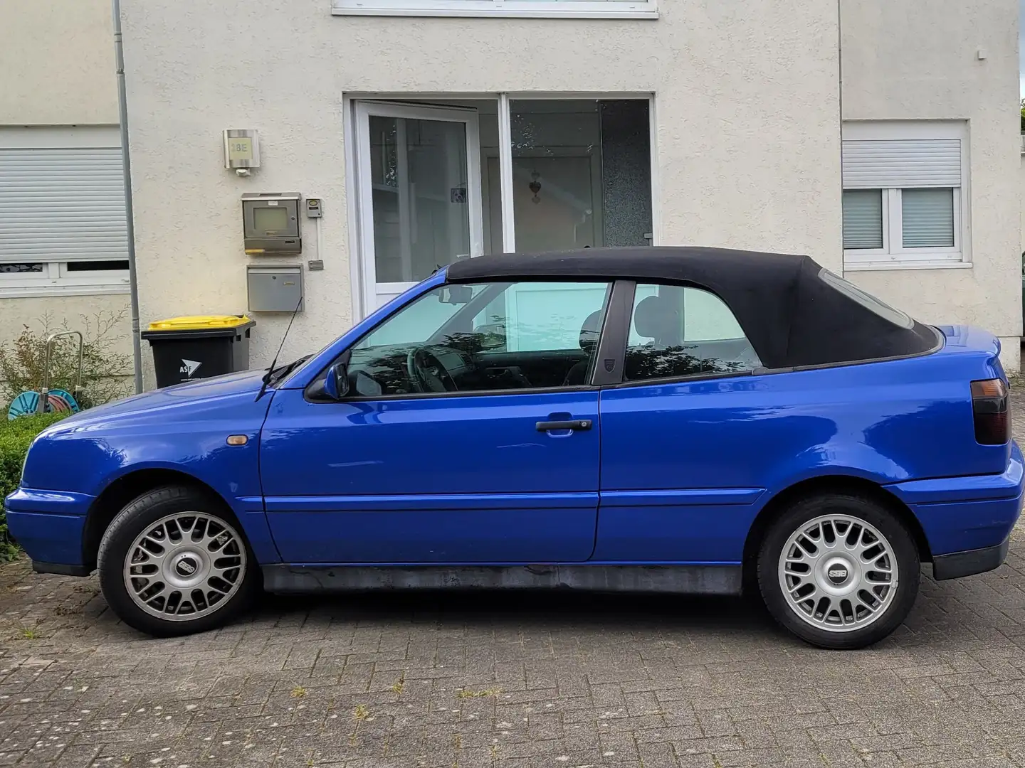 Volkswagen Golf Cabriolet Golf Cabrio 1.8 Joker Синій - 1