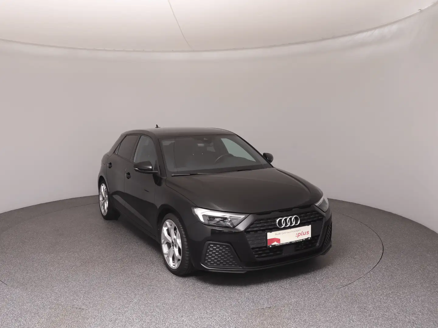 Audi A1 30 TFSI intense Schwarz - 2